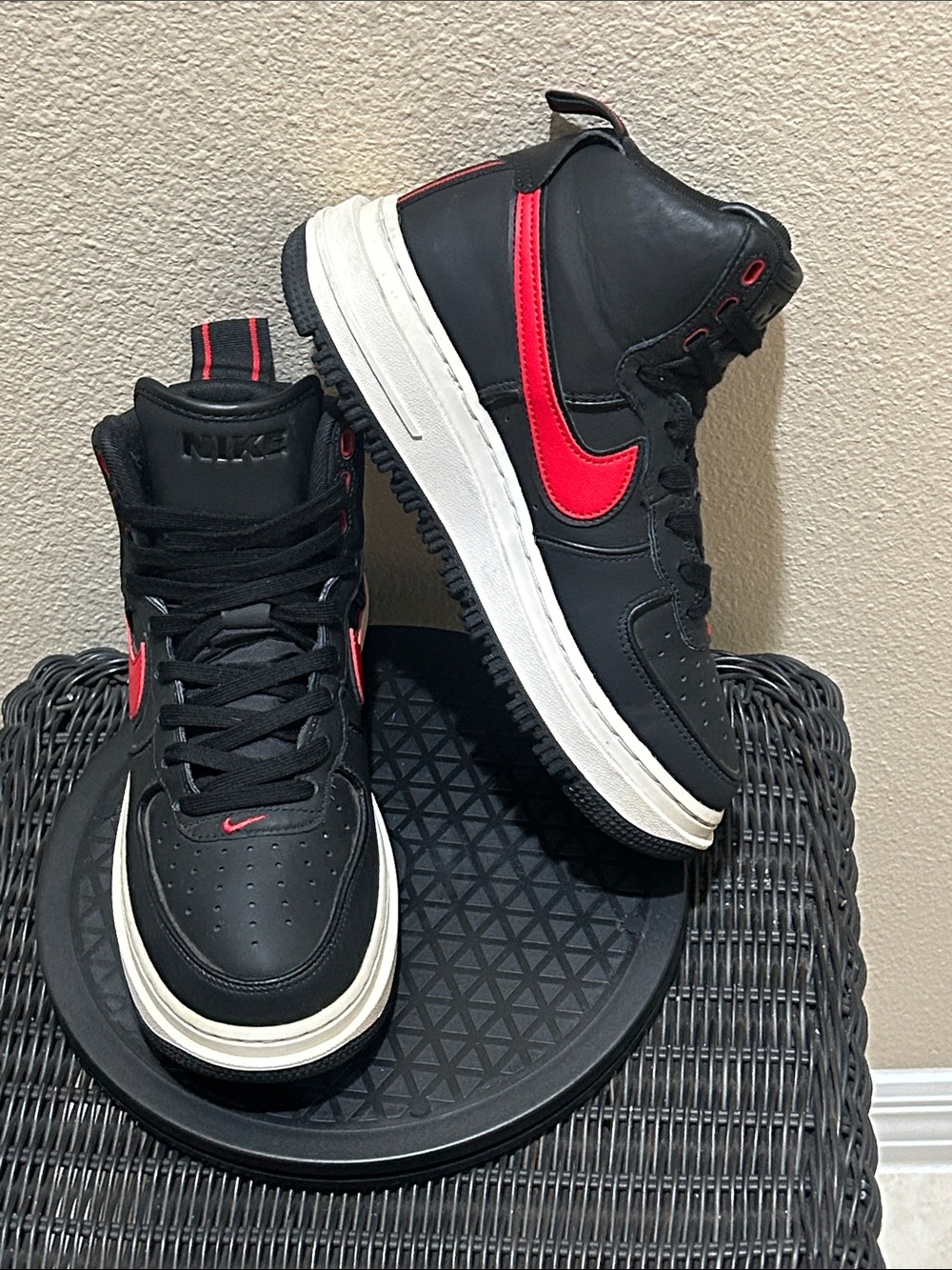 Air Force 1 Boot Black University Red DA0418-002